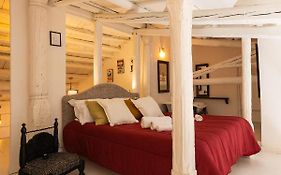 Elly Holiday House